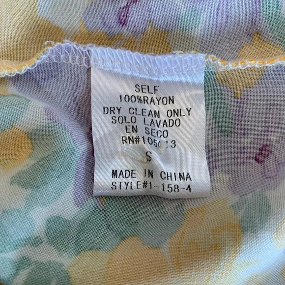 Emily wonder floral blouse, spring flowers top - Picture 8 of 8